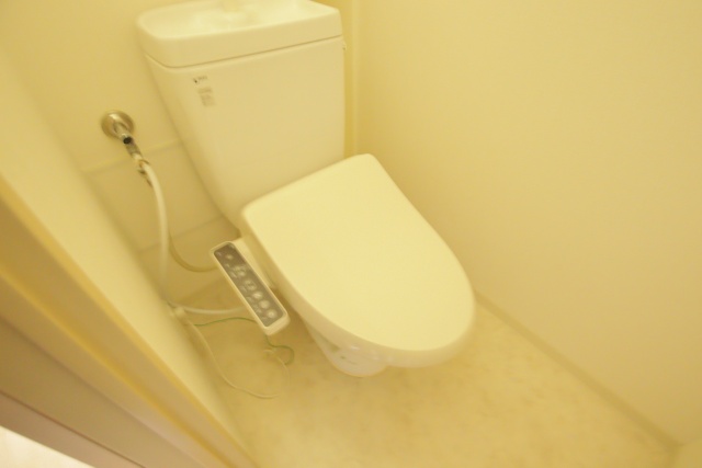 トイレ　※別室の参考写真の為、現況優先です。