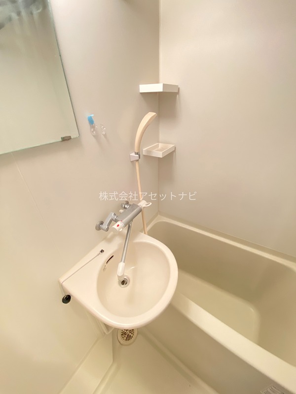 洗面設備　別タイプのお部屋です