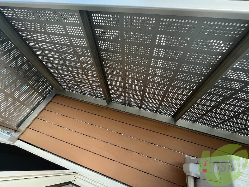 バルコニー　バルコニーは洗濯物を干すのに十分な広さがありますね。