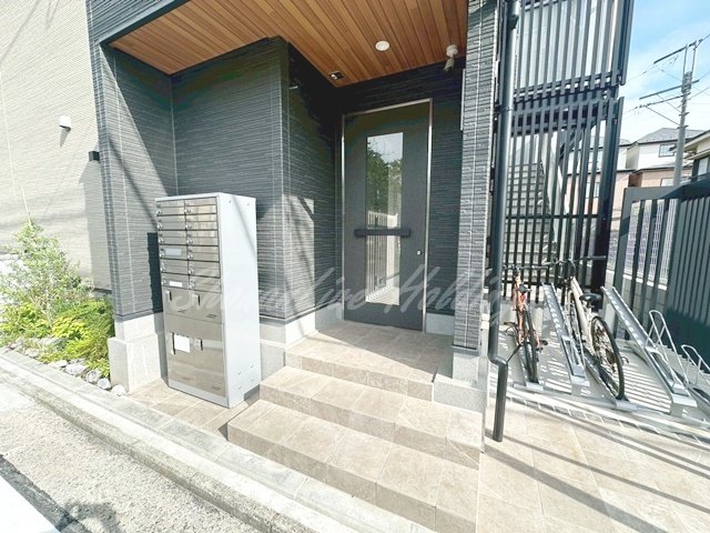 エントランス　オートロック完備♪