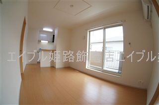 居室・リビング　写真は反転のお部屋です