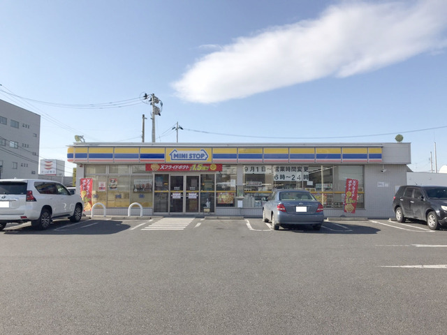コンビニ　ミニストップ郡山亀田店（コンビニ）まで745m