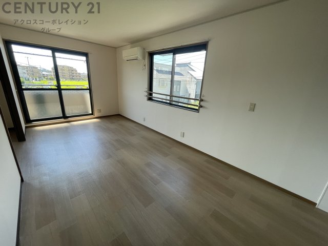 居室・リビング　床色が明るくて綺麗です♪