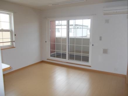 眺望　使いやすい居間です