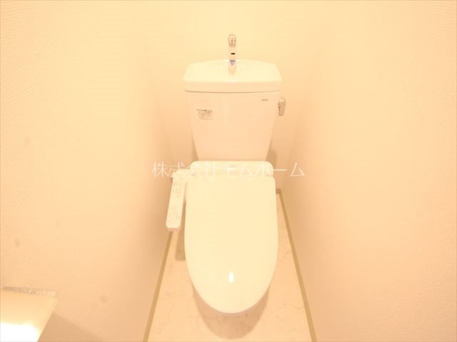 トイレ　温水洗浄便座付トイレ