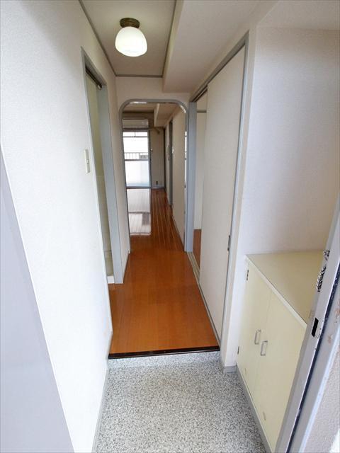 玄関　松山市道後一万　大東ハイツ　玄関