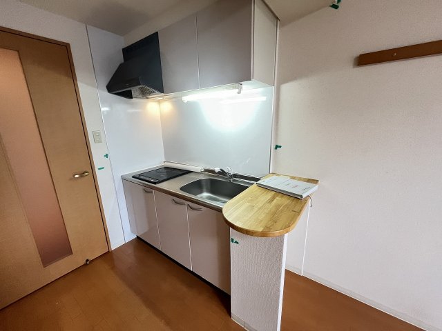 キッチン　コンパクトなキッチンで掃除もラクラク