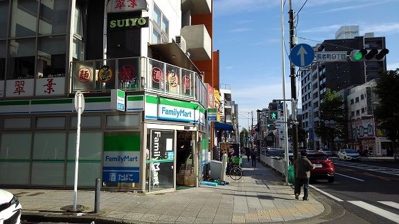 コンビニ　ファミリーマート（コンビニ）まで34m