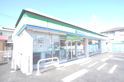 コンビニ　ファミリーマート伊勢原下落合店（コンビニ）まで302m