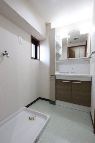 洗面設備　参考写真です。現況優先。
