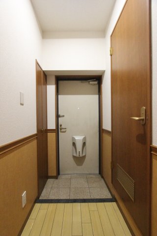 玄関　参考写真です。現況優先。