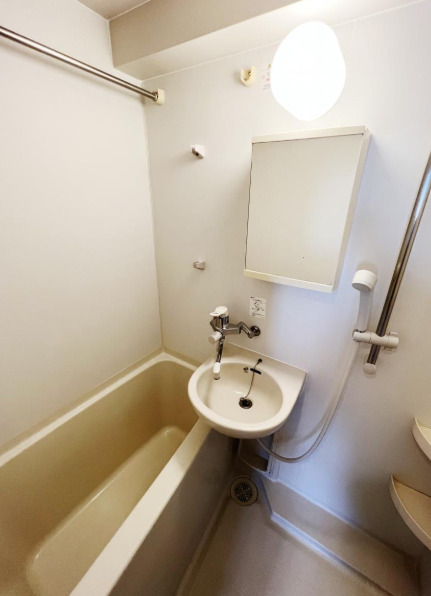 バス・シャワールーム　別部屋の画像を使用しております。