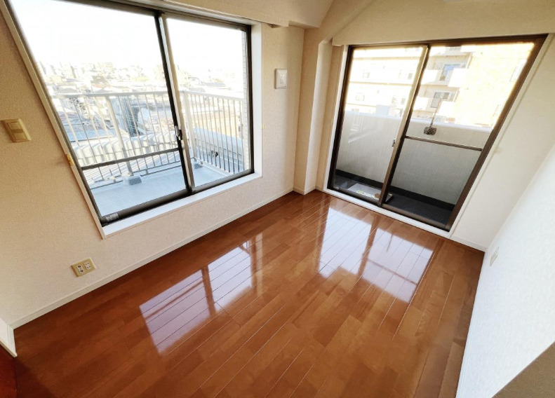 居室・リビング　別部屋の画像を使用しております。