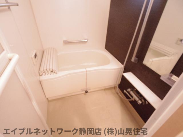 バス・シャワールーム　お風呂です