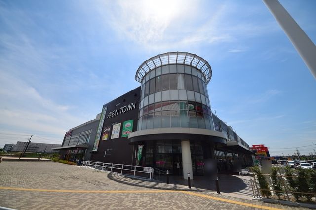 ショッピングセンター　イオンタウン吉川美南（ショッピングセンター）まで515m