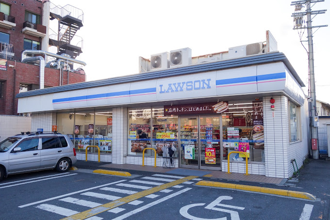 コンビニ　ローソン 北野白梅町店（コンビニ）まで180m