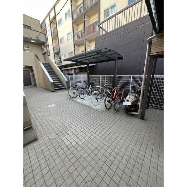 その他共有部分　（　自転車置場　）