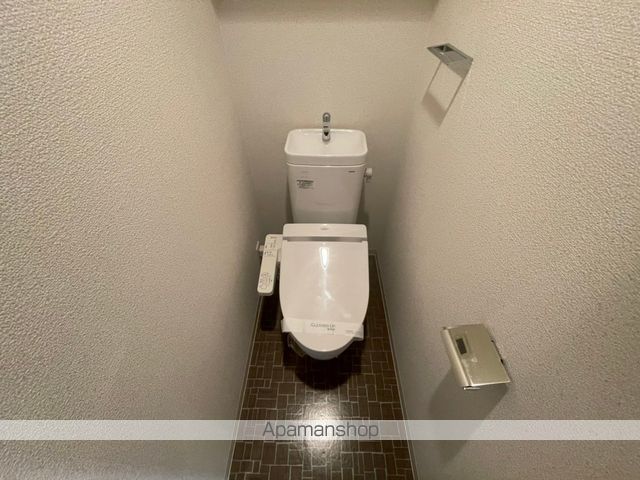 地下鉄御堂筋線 新大阪駅 徒歩7分 10階建 築10年のトイレ写真
