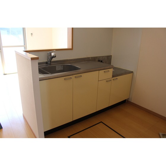 キッチン　※同タイプの別の部屋の写真です。