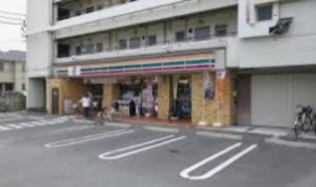 コンビニ　セブンイレブン東菅野店（コンビニ）まで685m