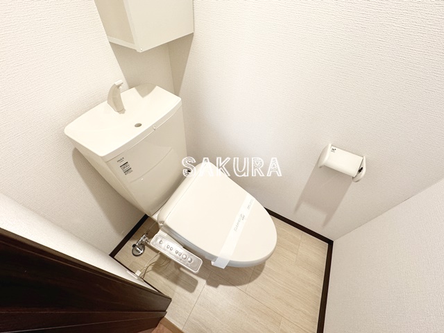 トイレ　落ち着いた色調のトイレです♪
