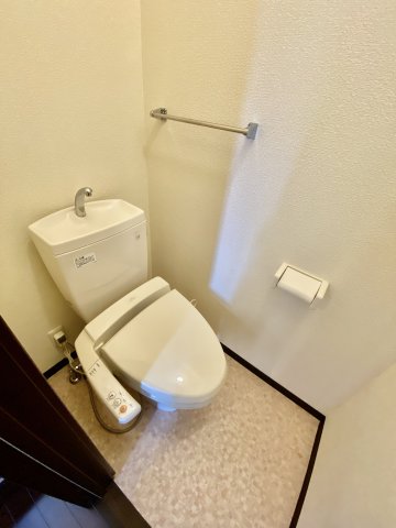 ＪＲ紀勢本線 海南駅 徒歩11分 2階建 築21年のトイレ写真