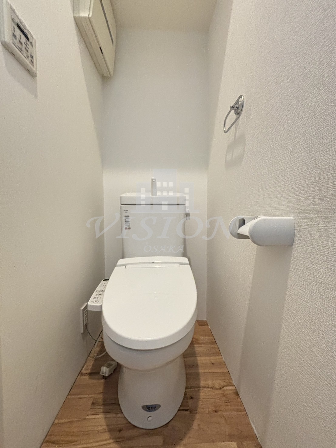 地下鉄長堀鶴見緑地線 西長堀駅 徒歩9分 9階建 築12年のトイレ写真