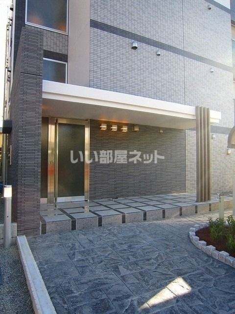 ジュリアコートの玄関写真