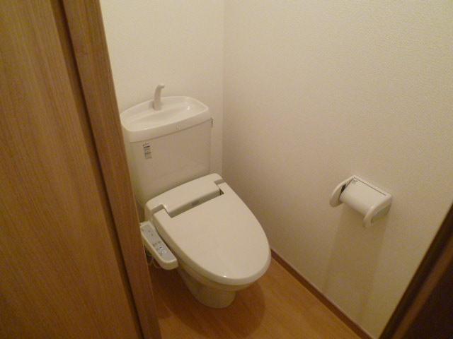 ＪＲ京浜東北線 大宮駅 徒歩10分 2階建 築16年のトイレ写真