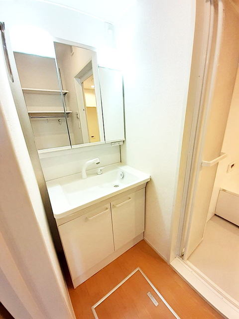 洗面設備　※写真は同シリーズ類似物件を含む為現況優先とさせて頂きます