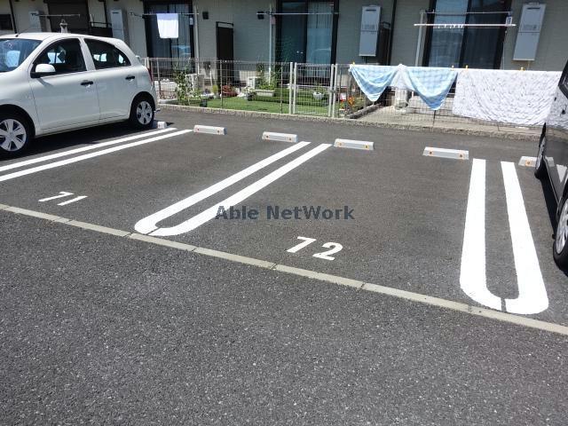 駐車場　駐車場