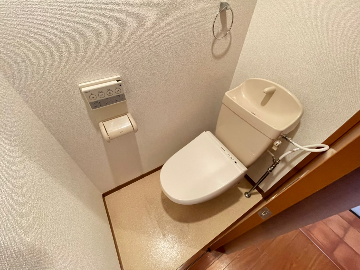 【グランドオークＫＯＢＥ北野のトイレ】