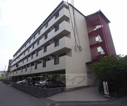 京田辺市大住責谷のマンションの建物外観