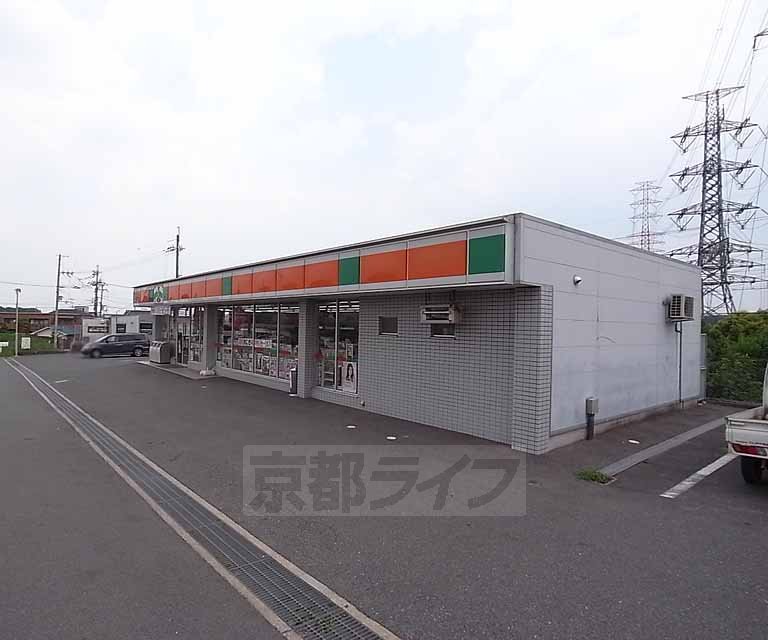 【京田辺市大住責谷のマンションのコンビニ】