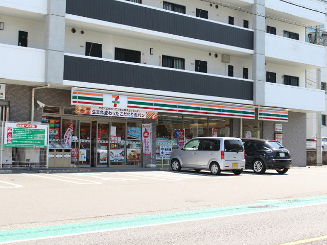 コンビニ　セブンイレブン別府流川通店（コンビニ）まで650m