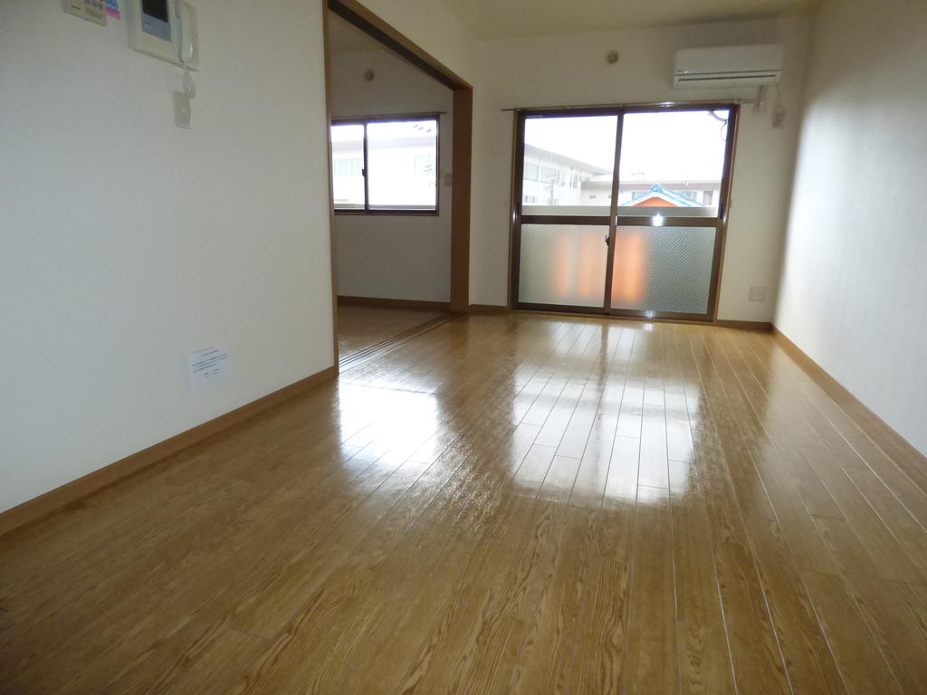 居室・リビング　室内写真は別室です