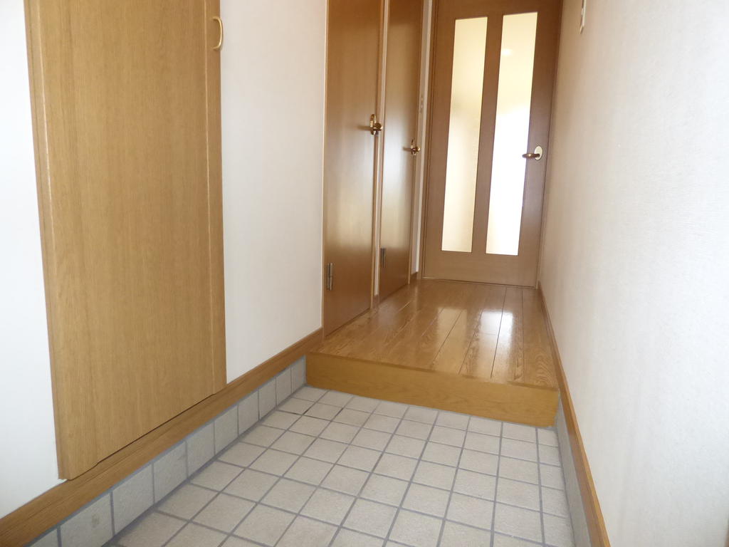 玄関　室内写真は別室です