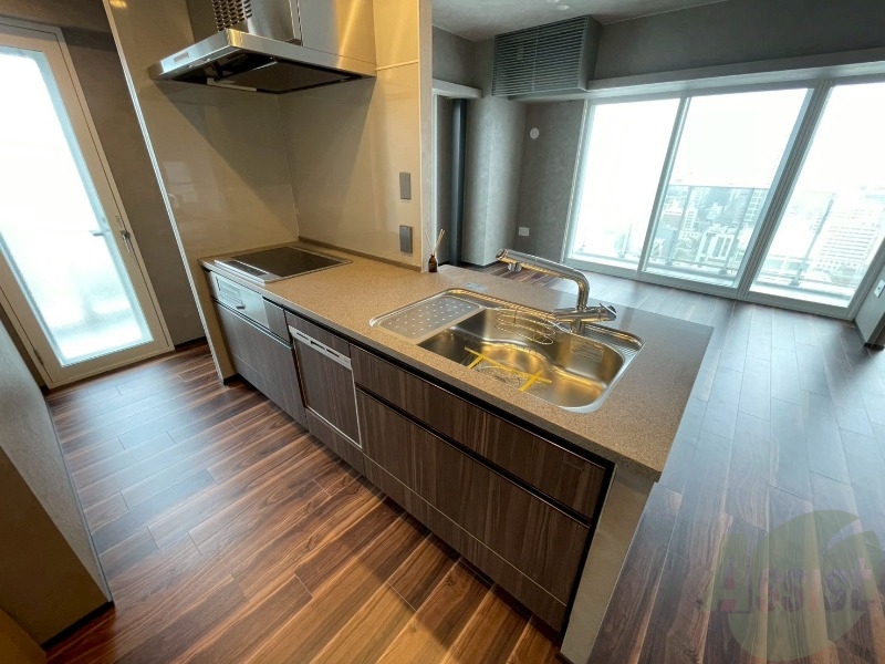 キッチン　３口システムキッチンなので、すぐお料理に使えます！