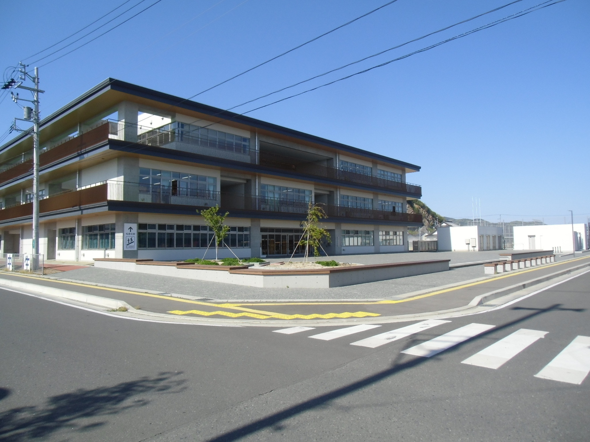 中学校　石巻市立渡波中学校（中学校）まで2130m