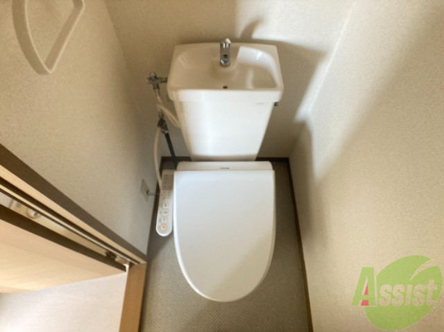 トイレ　トイレには最低限のものしかありませんが、清潔です。