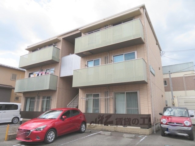 福知山市篠尾新町のマンションの建物外観