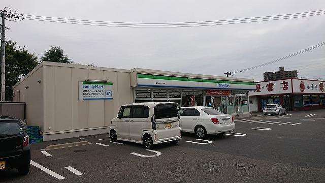 【ＭＤＩミルファルコ下曽根駅前のコンビニ】