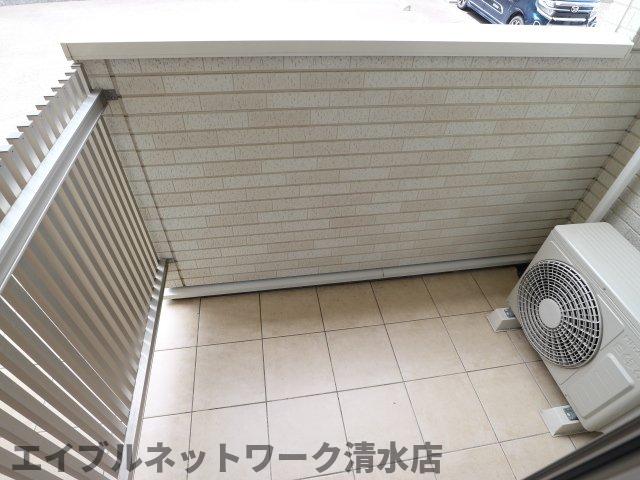 【静岡市清水区北脇新田のアパートのバルコニー】