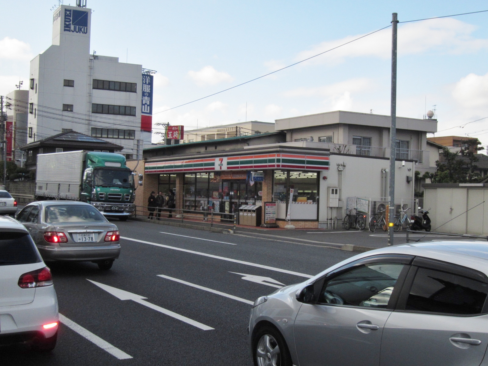 【安芸郡海田町南堀川町のマンションのコンビニ】