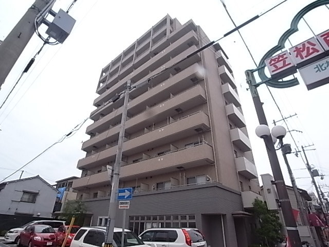 神戸市兵庫区小松通のマンションの建物外観