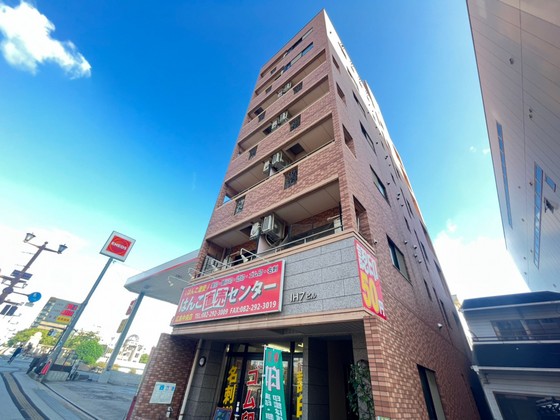 【広島市中区本川町のマンションの建物外観】