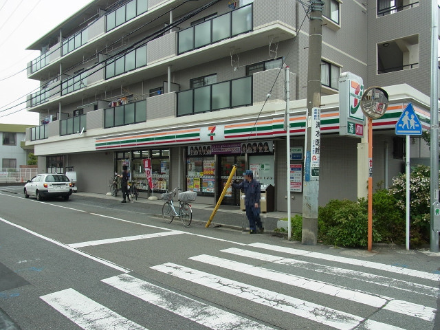 【川崎市中原区今井西町のマンションのコンビニ】