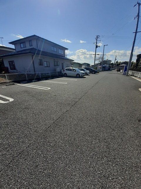 【栗原市志波姫堀口のアパートの駐車場】