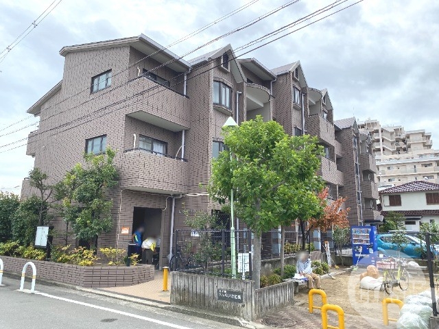 堺市北区新堀町のマンションの建物外観