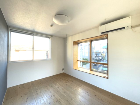 居室・リビング　2面採光で明るいお部屋です！※前回募集時の写真です